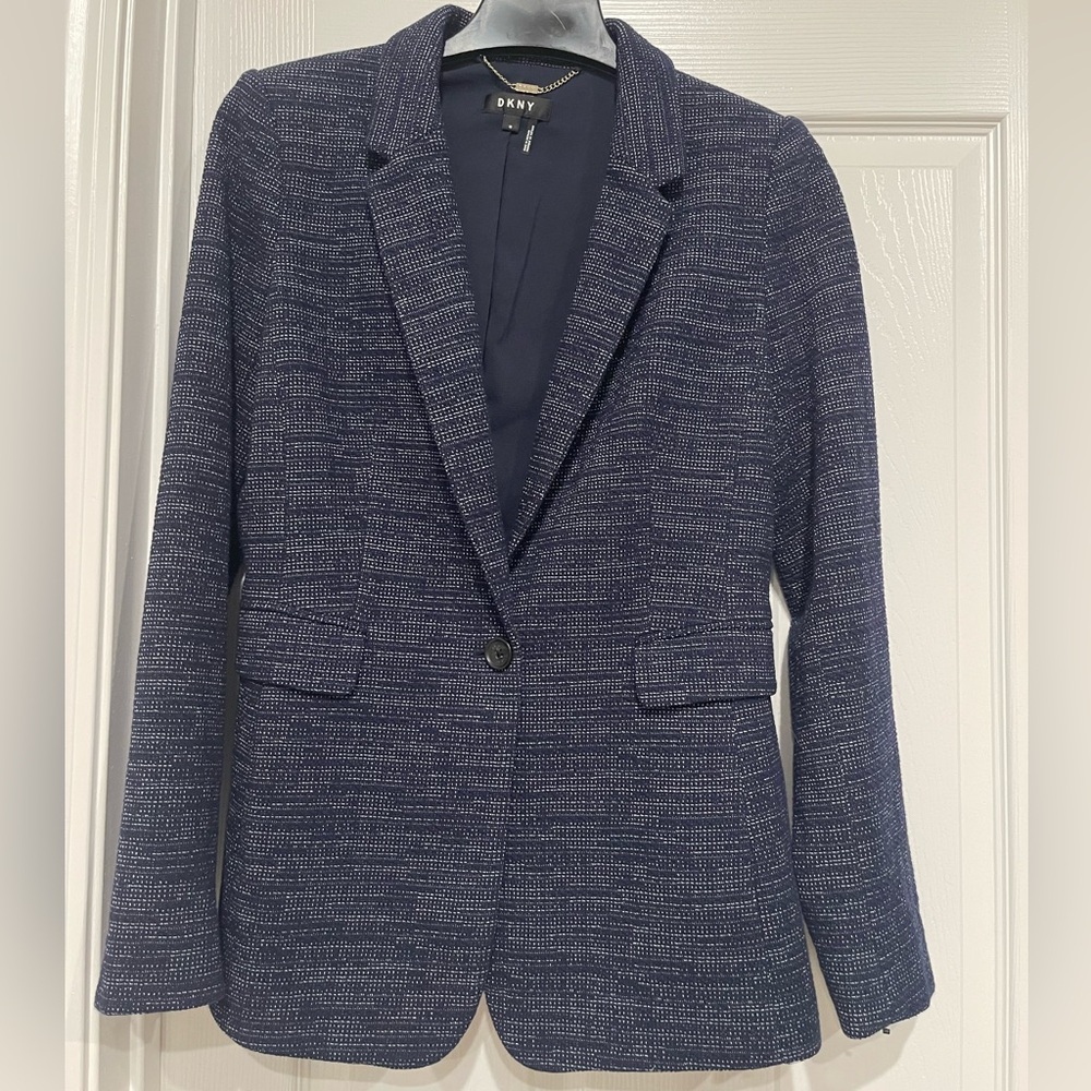 #304 New WOT DKNY Women's Collar One Button Long Sleeves Blazer Blue Size 10